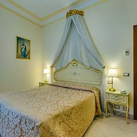 Hotel At Leonard *