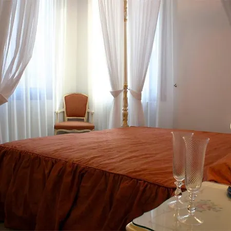 At Leonard Venetië