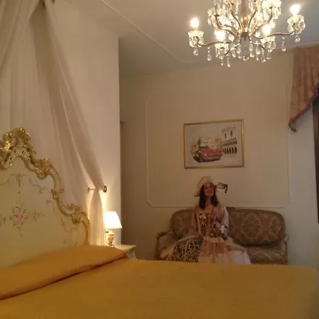 At Leonard Hotel Venetië