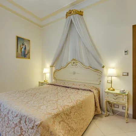 At Leonard * ונציה