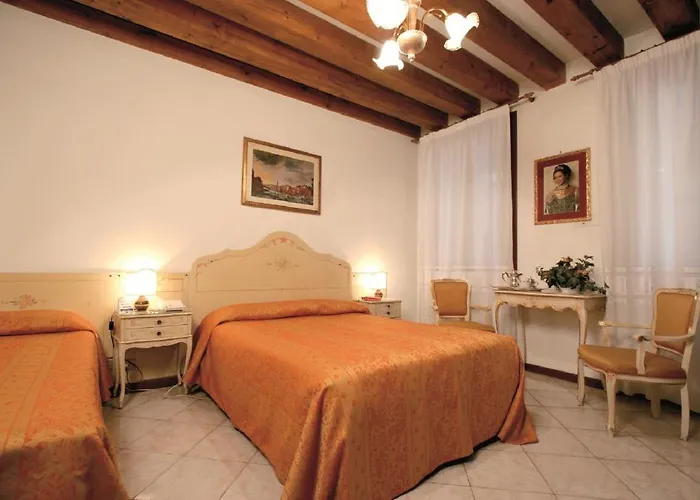 At Leonard * Venetië