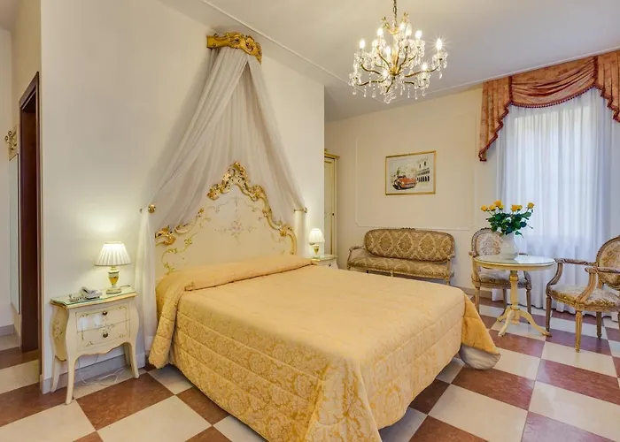 At Leonard * Venetië