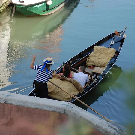 At Leonard Венеция